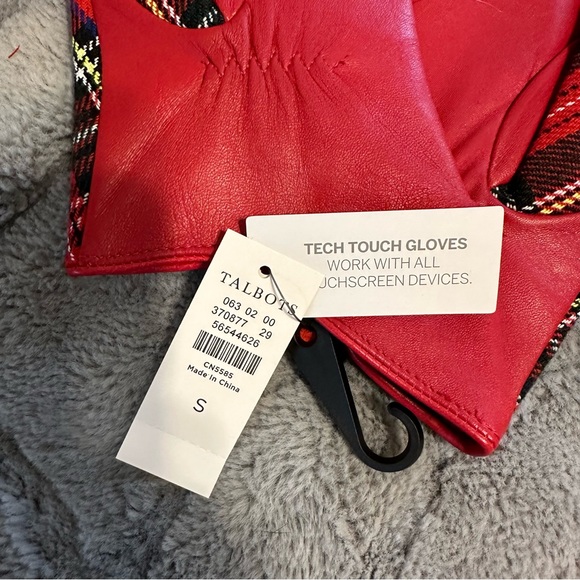 TALBOTS RED PLAID GLOVES SIZE SMALL - Picture 3 of 4